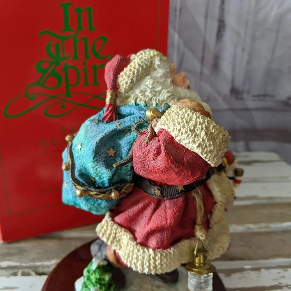 In‎ The Spirit Santa Sculpture Cast Figurine Christ